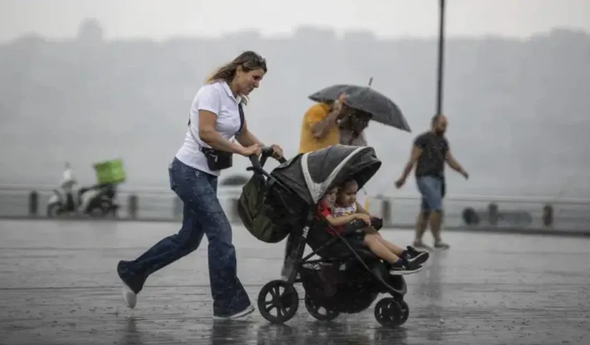 AKOM gün verdi: İstanbul’a gök gürültülü sağanak geliyor