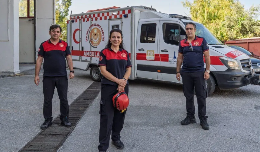 İhbar hattında mucize: İzmir İtfaiyesi evde doğuma yetişti!