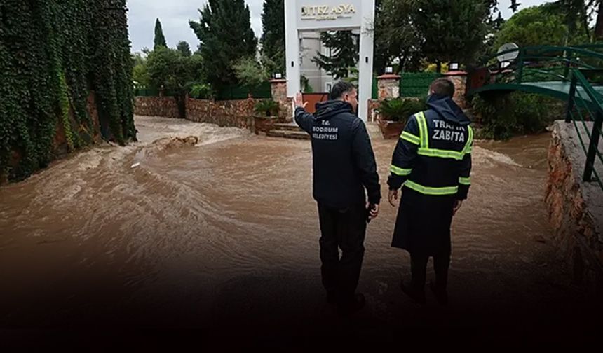 Muğla'da sağanak yağış hayatı felç etti: Mahsur kalan 9 kişi kurtarıldı