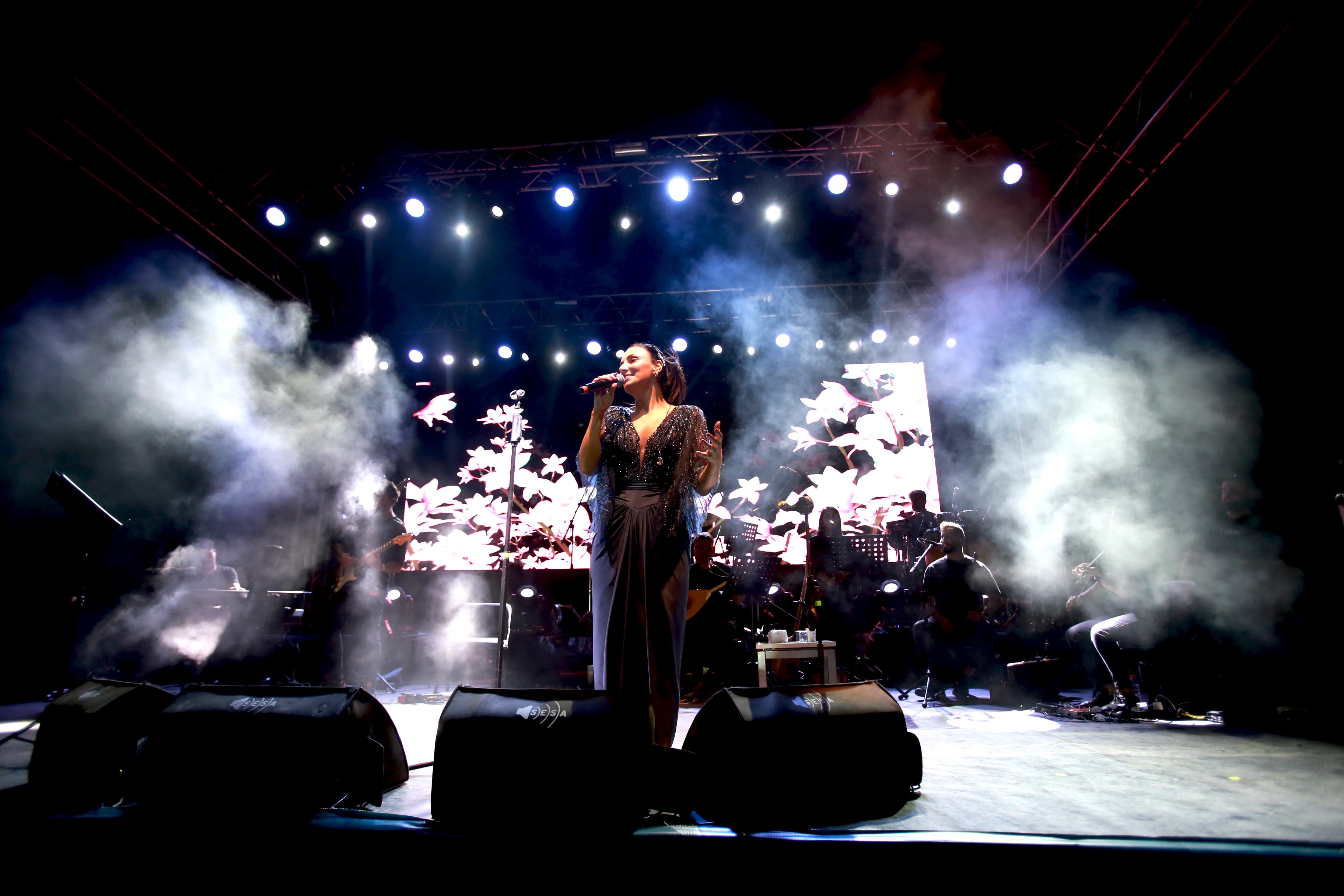 Karabağlar 9 Eylül yürüyüş ve Sevcan Orhan konseri (5)