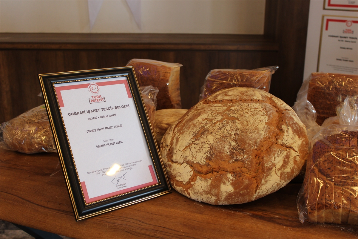 AA-20231005-32317536-32317530-IZMIR_ODEMISE_OZGU_NOHUT_MAYALI_EKMEK_COGRAFI_ISARETLE_TESCILLENDI