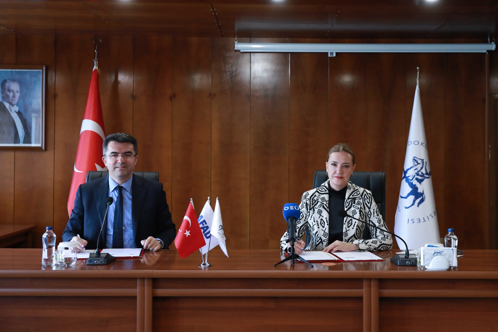 DEÜ Rektörlüğünde protokol imza töreni (3)