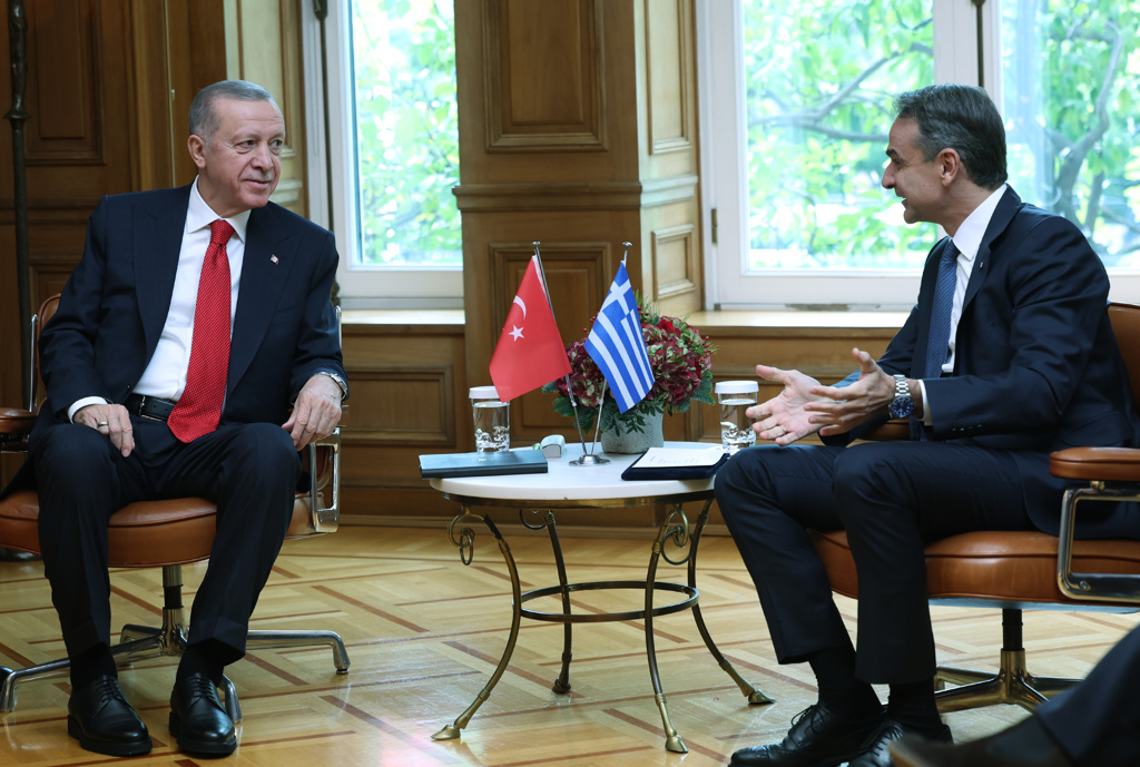atina-ya-resmi-ziyaret-erdogan-ve-micotakis-ortak-basin-toplantisinda-konusuyor