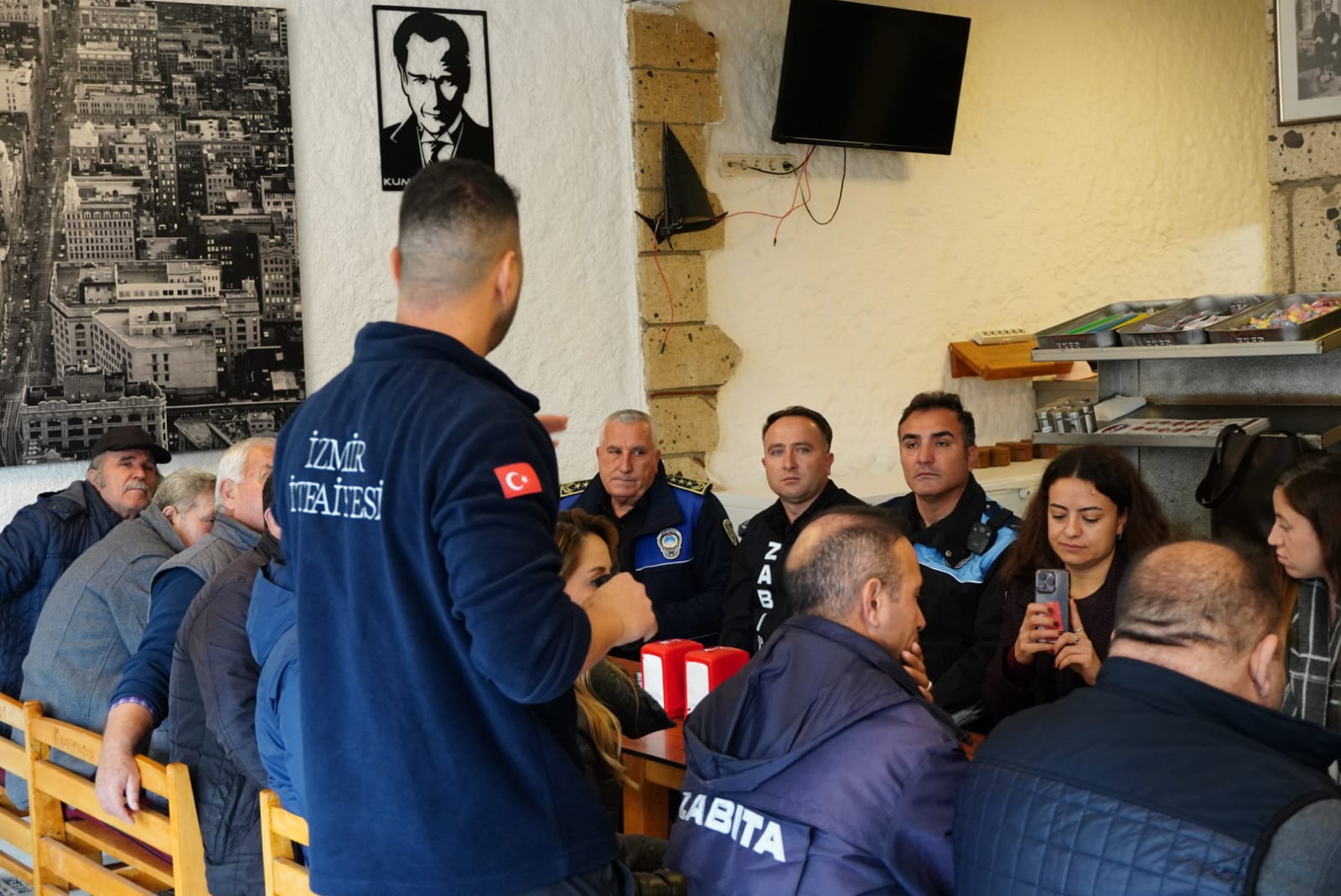 _     İzmir İtfaiyesi’nden Zabıta personeline   yangın güvenlik eğitimi verildi  9