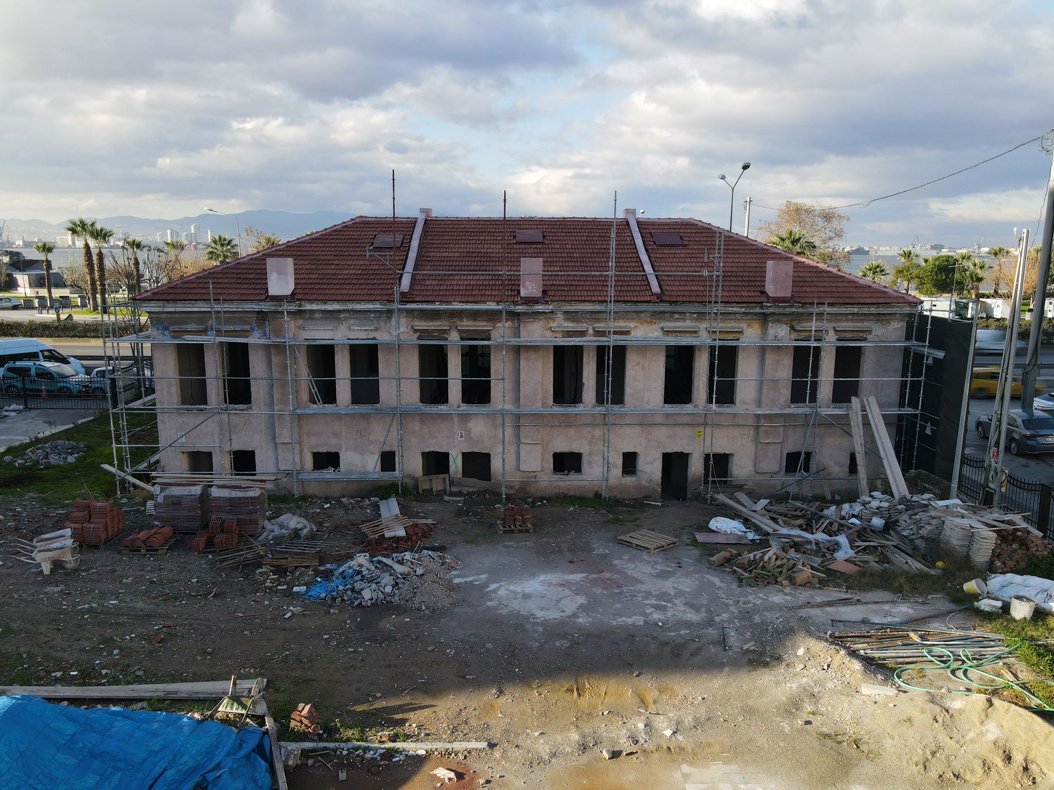 Bayraklı'daki tarihi üçüz bina yenileniyor (2)