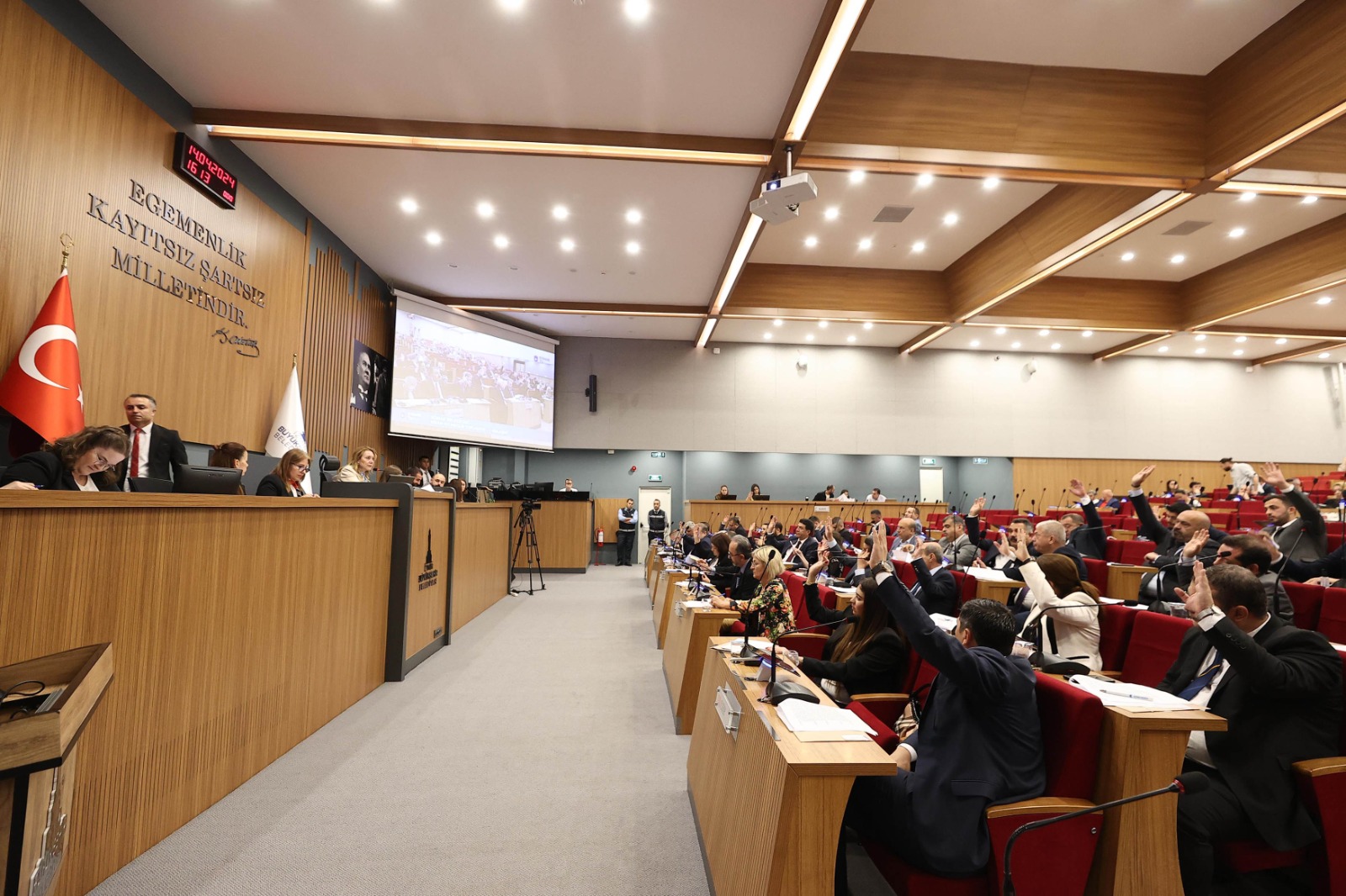 Konak Belediye Meclisi Yeni Dönemin Ilk Toplantısını Gerçekleştirdi (2)