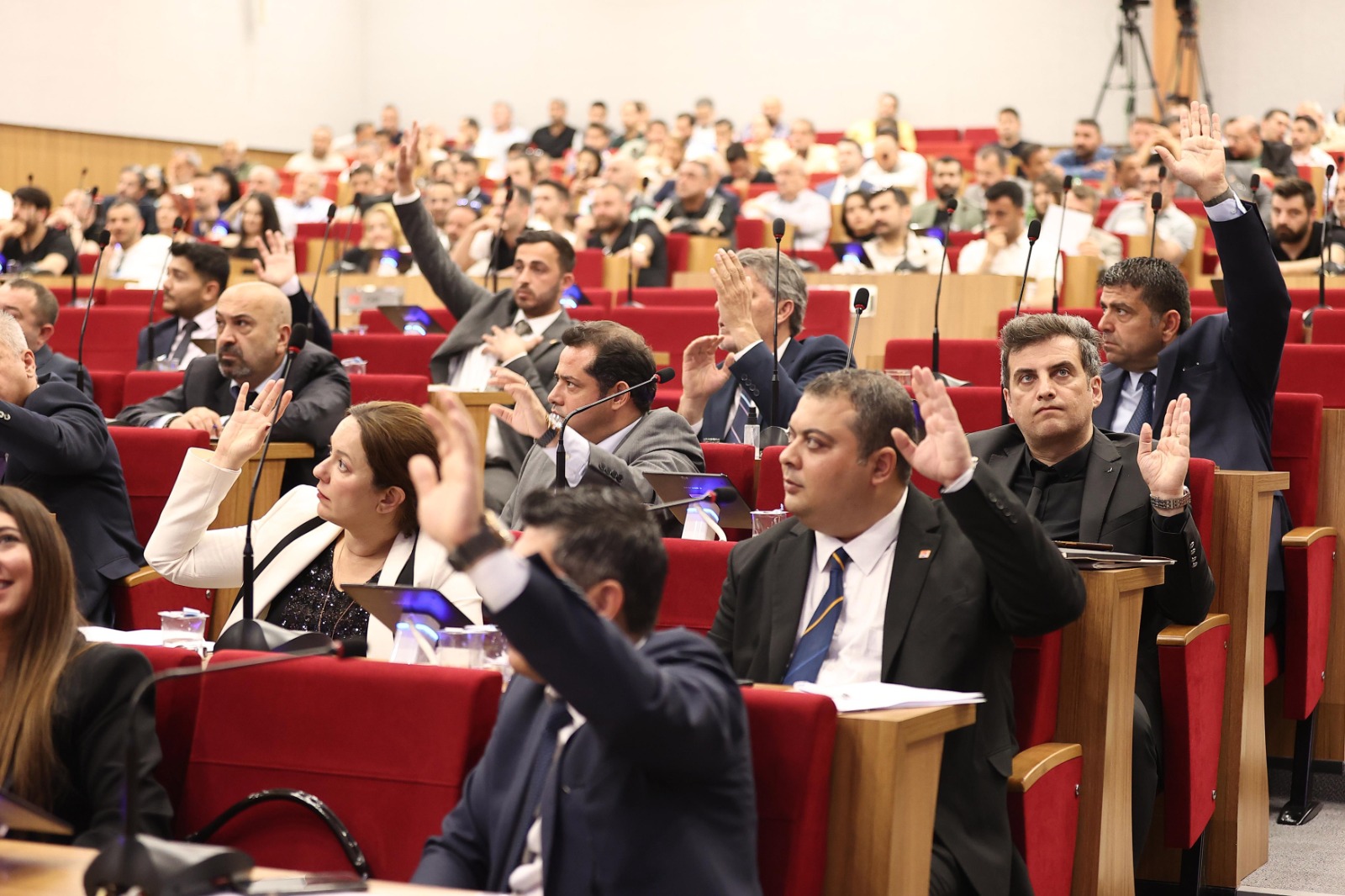 Konak Belediye Meclisi Yeni Dönemin Ilk Toplantısını Gerçekleştirdi (4)