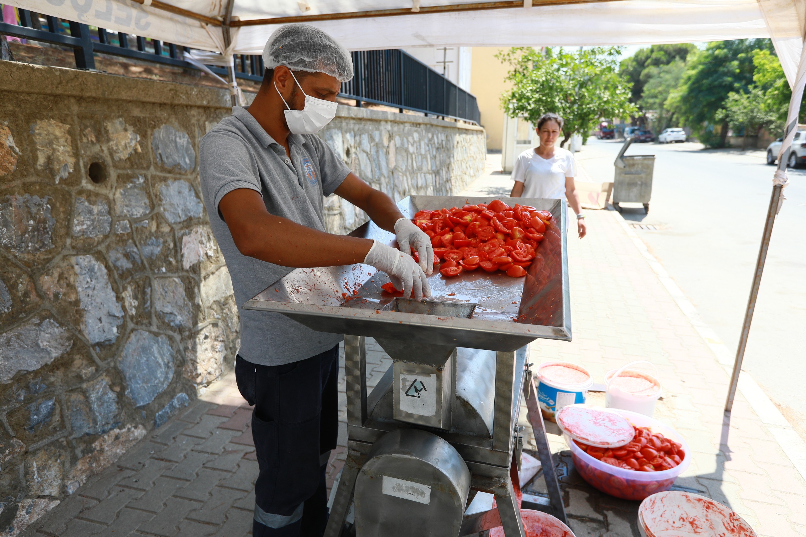 Efes Selçuk'ta Salça Yapımı (3)