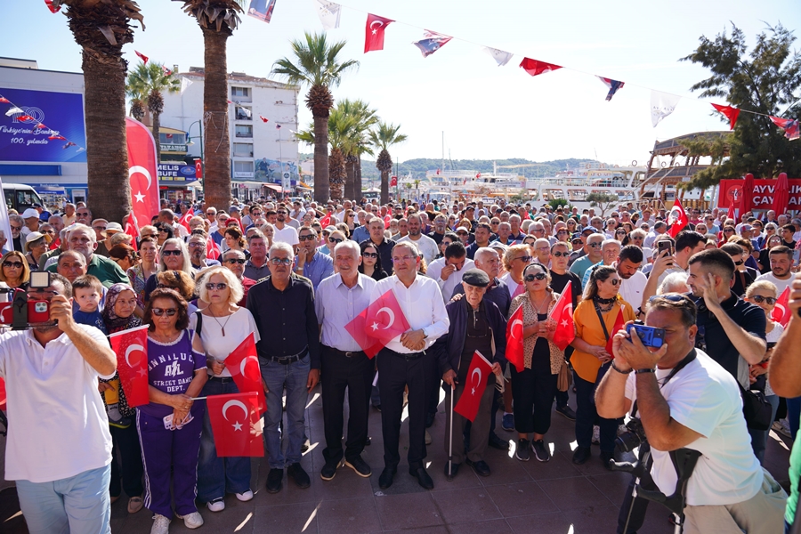 Ayvalik Beledi̇ye Başkani Mesut Ergi̇n’den Atatürk Heykeli̇ne Saldiri Açiklamasi “Şi̇ddetle Ve Nefretle Kiniyorum” (9)