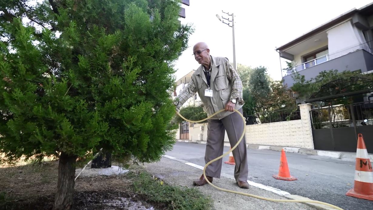 Buca'nın 30 Yıllık Park Gönüllüsü 03