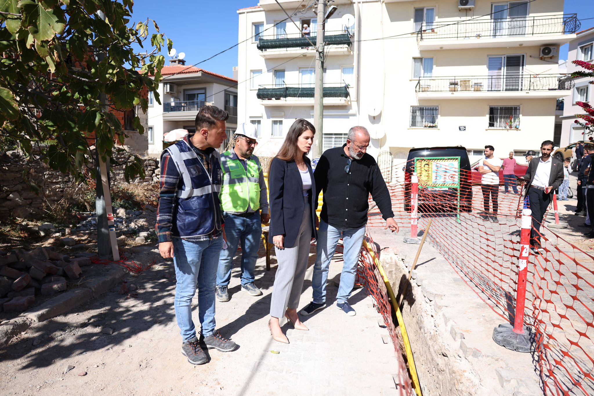 Çeşme’de Doğal Gaz Çalışmalarında Ilk Kazma Vuruldu 2