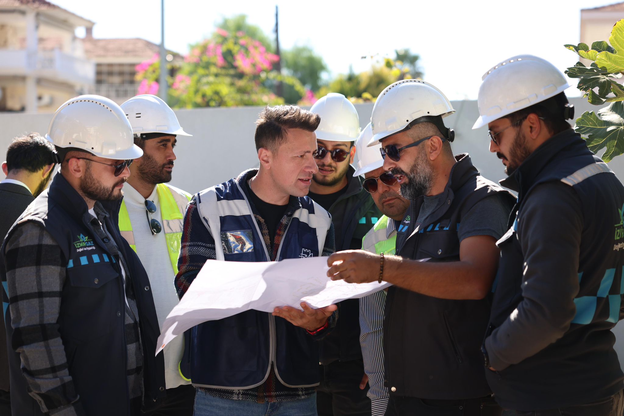 Çeşme’de Doğal Gaz Çalışmalarında Ilk Kazma Vuruldu 4