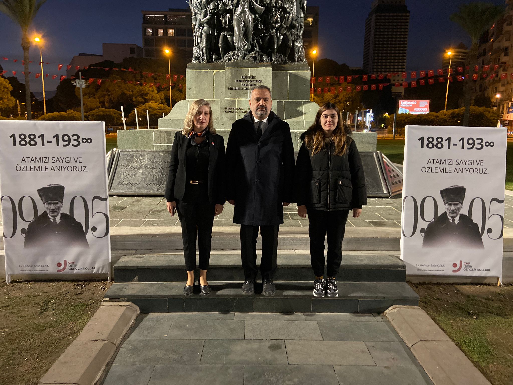 Chp İzmir'den Nöbet Ve Çelenk Sunumu (15)