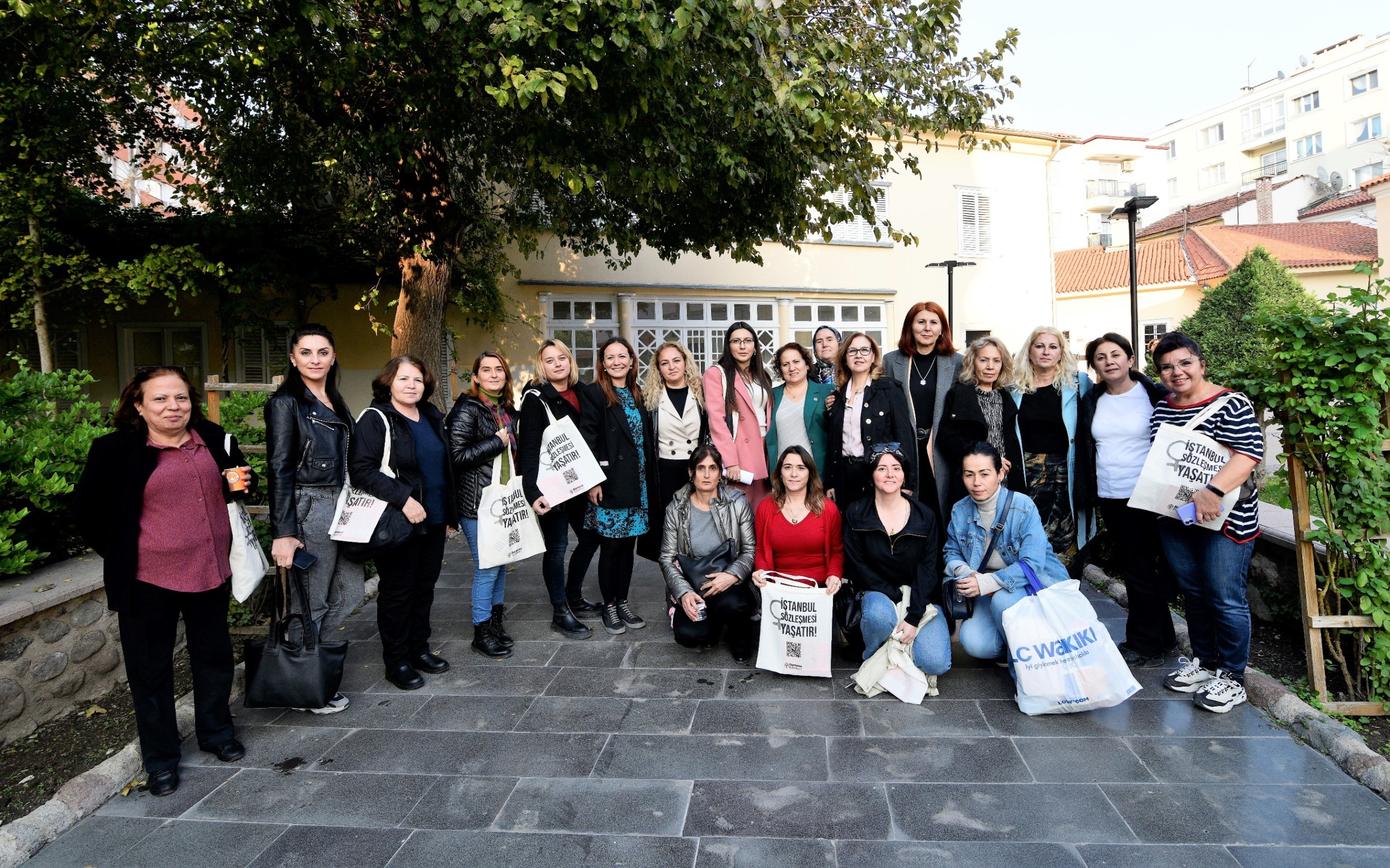 Yağmur Yurdakul Özkan Necmiye Ece Uncu (6)