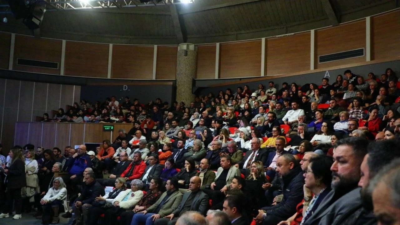 Ege Denizi Santorini Adasi Cevresinde Meydana Gelen Depremlerde Azalma Oldu