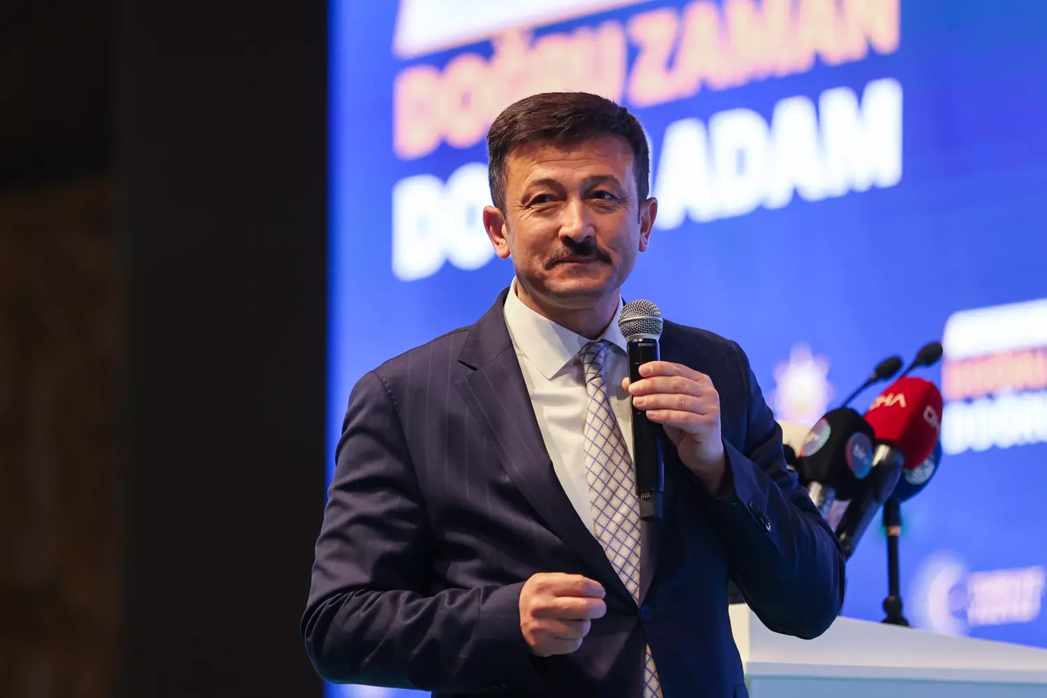 Irde Milletvekili Adaylarini Tanitti