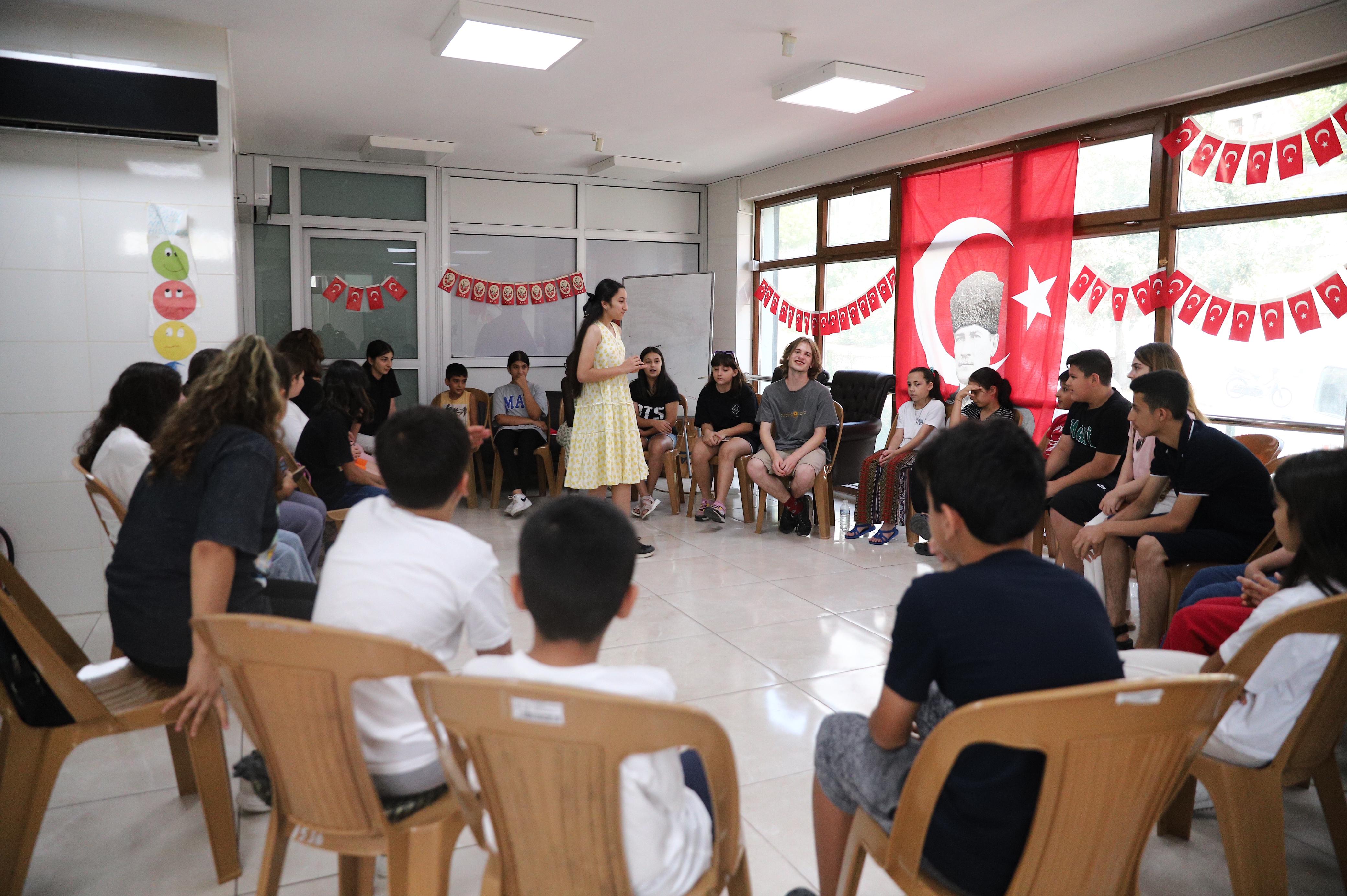 Konak’ta 7’Den 77’Ye İngilizce Konuşma Kulübü (4)