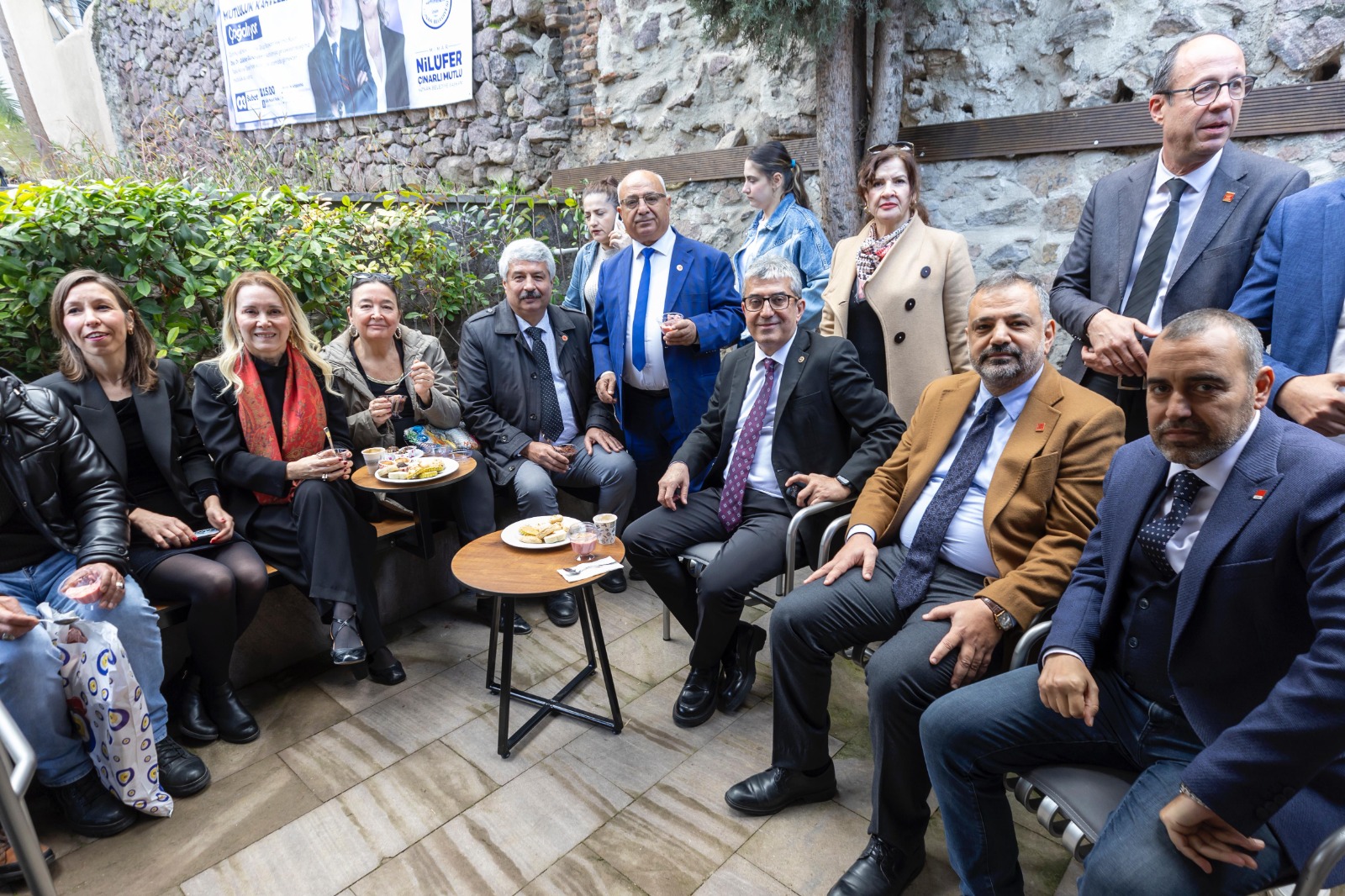 Konak’ta emeklilere müjde: Mutluluk Kahveleri’ne 3 şube birden