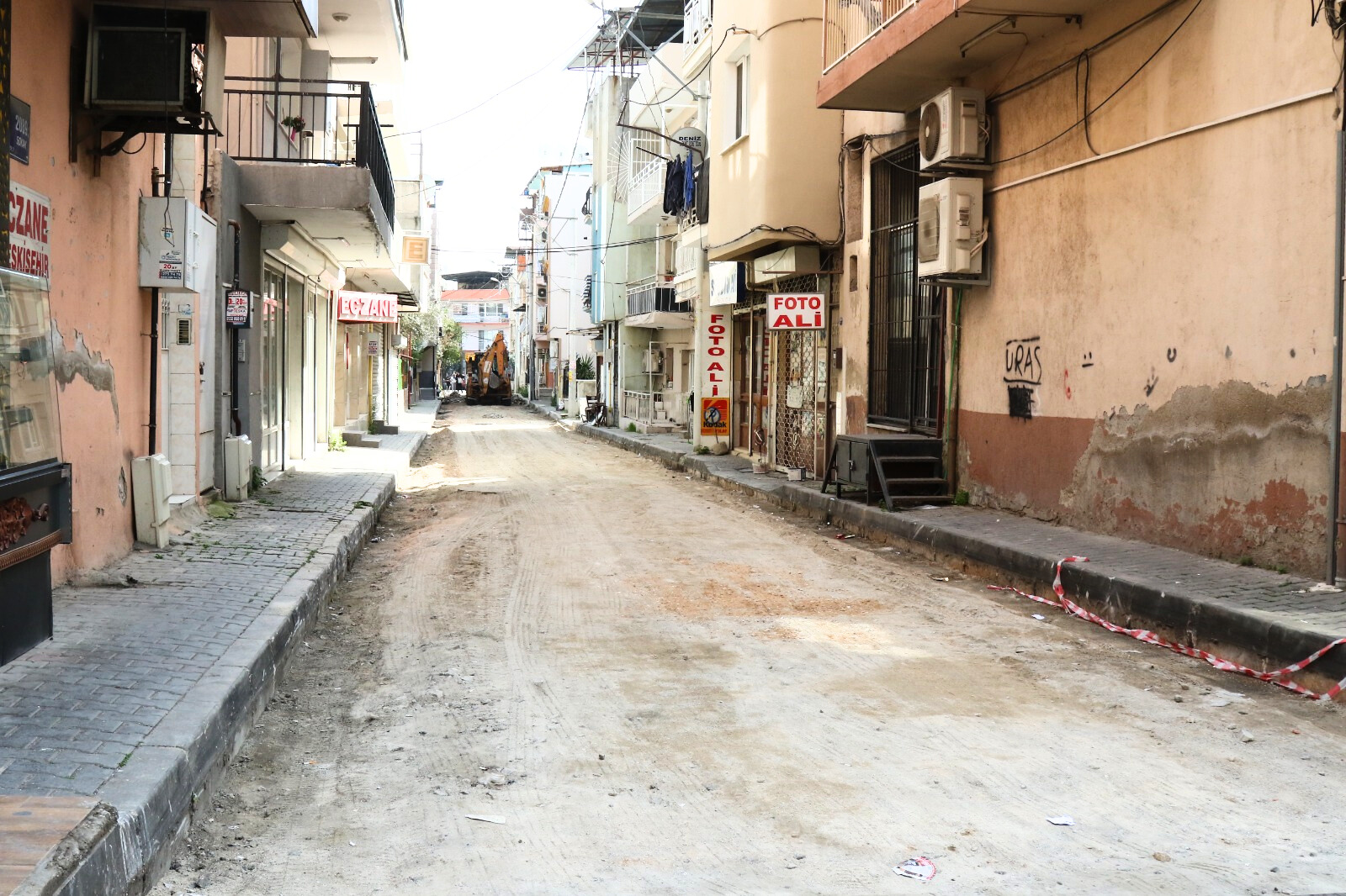 Bayraklı’da Yol Yenileme Seferberliği (1) (1)