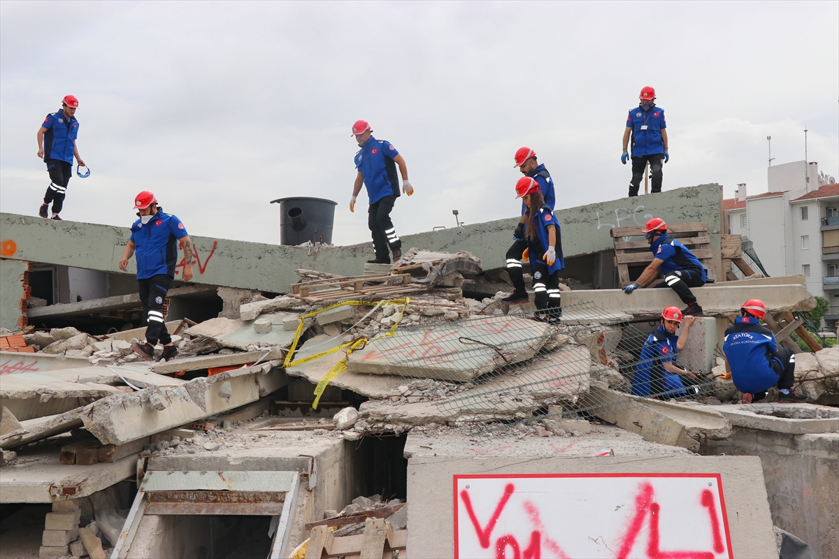 A A 20250515 37957056 37957036 I Z M I R D E S A G L I K C I L A R A F E T L E R D E D E C A N K U R T A R M A K I C I N A R A M A K U R T A R M A E K I B I K U R D U