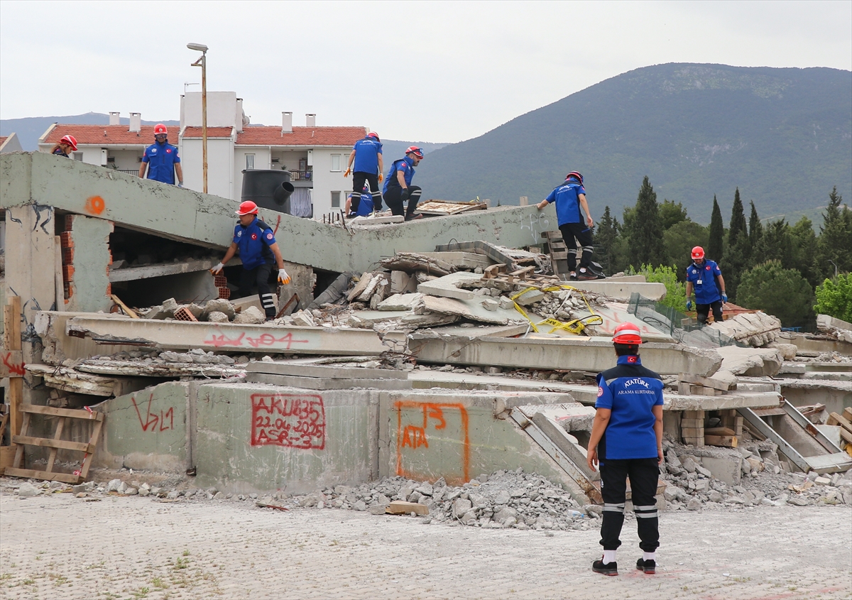 A A 20250515 37957056 37957044 I Z M I R D E S A G L I K C I L A R A F E T L E R D E D E C A N K U R T A R M A K I C I N A R A M A K U R T A R M A E K I B I K U R D U