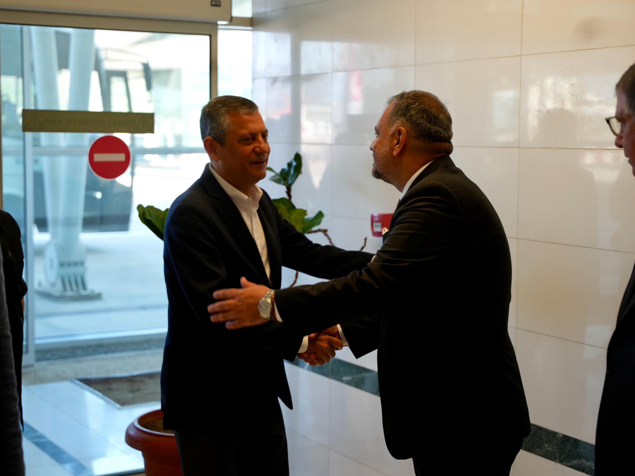 Gr U L5 Ow X I A E S Mg