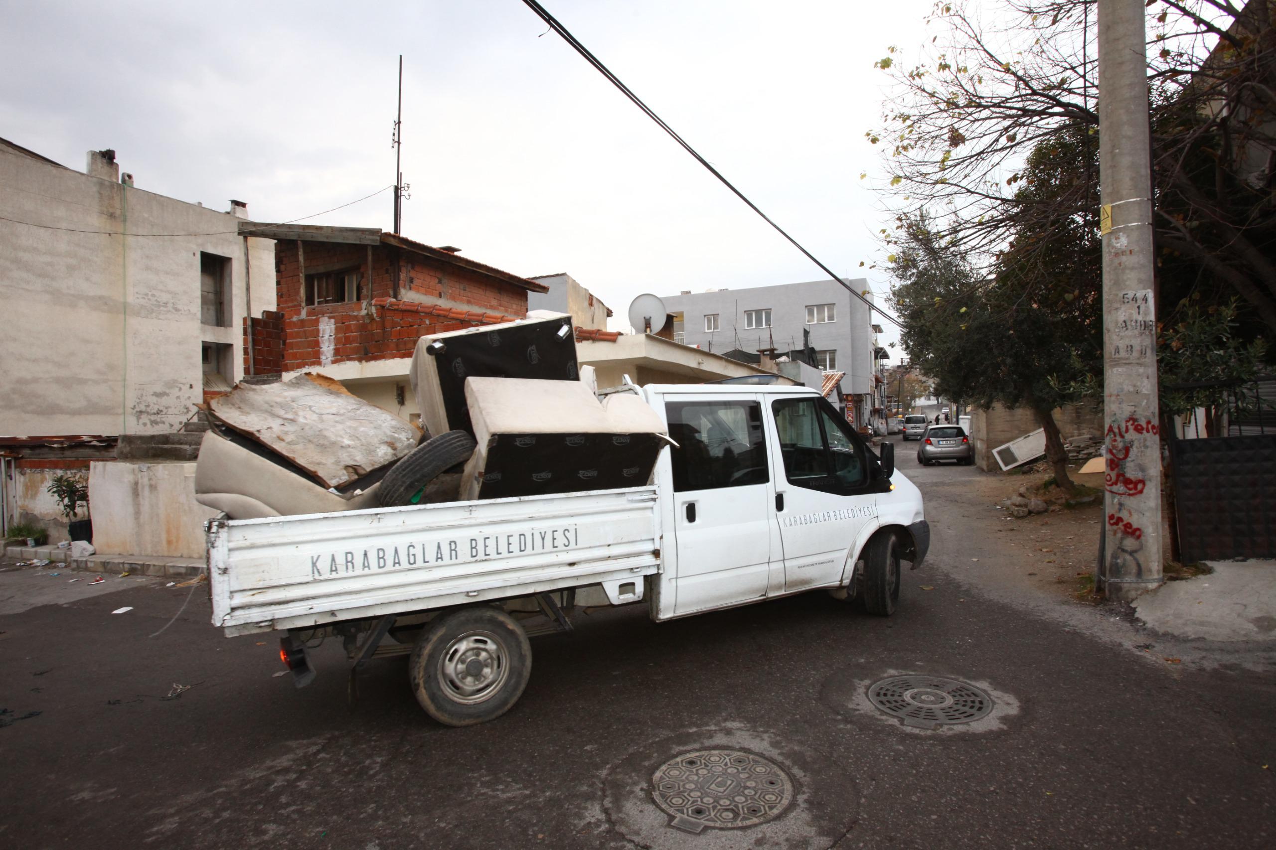Karabağlar Mobilya Bahçe Budama (3)