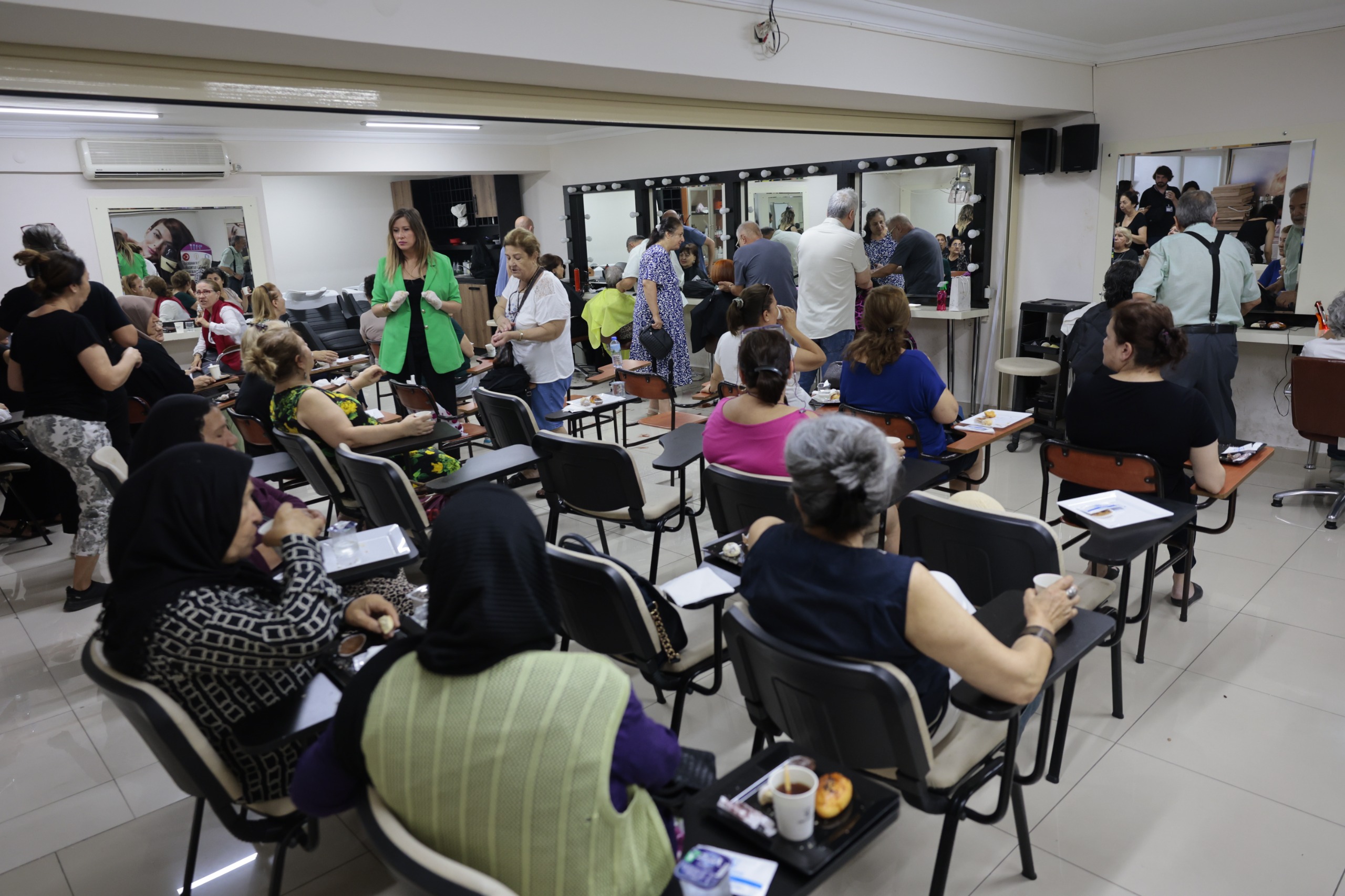 65 Yaş Üstü Konaklı Kadınlara Ücretsiz Kuaför Hizmeti (8)