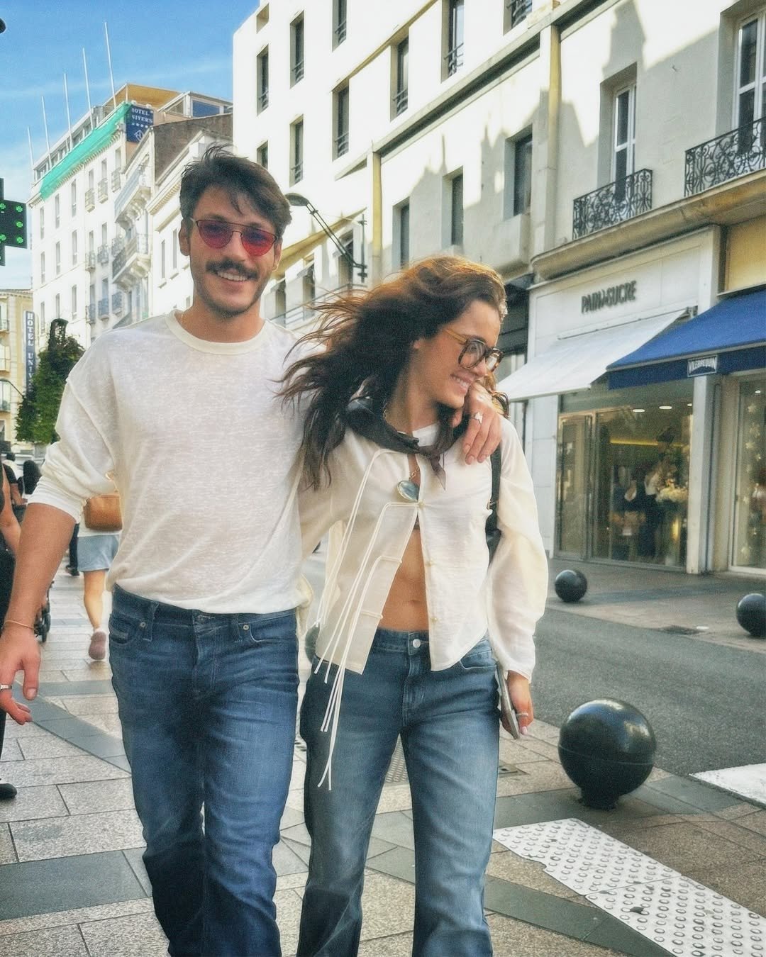 Bu Arada Cannesda Odul Aldim Jpg I T Xs Fmwc B0 K G D Gzd Wg M H F A