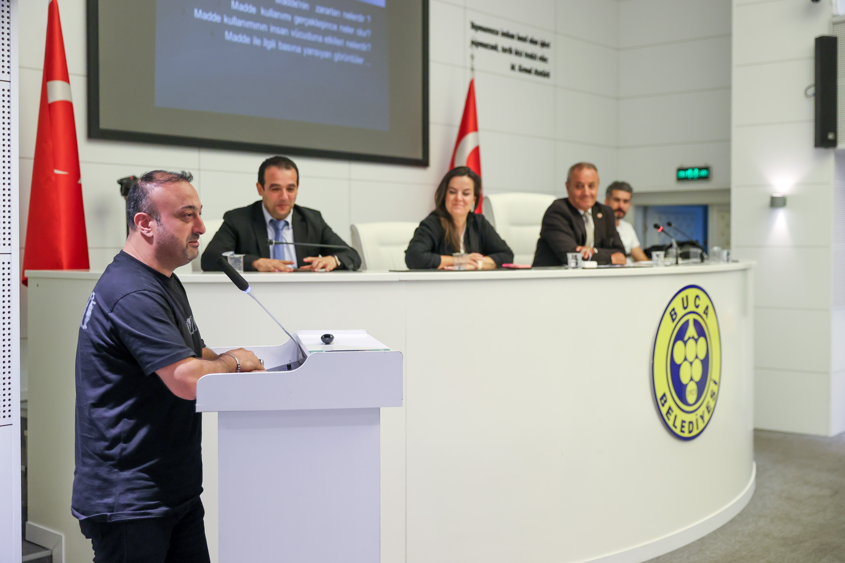 Buca'da Madde Bağimliliğina Karşi Topyekûn Mücadele Çağrisi (8)