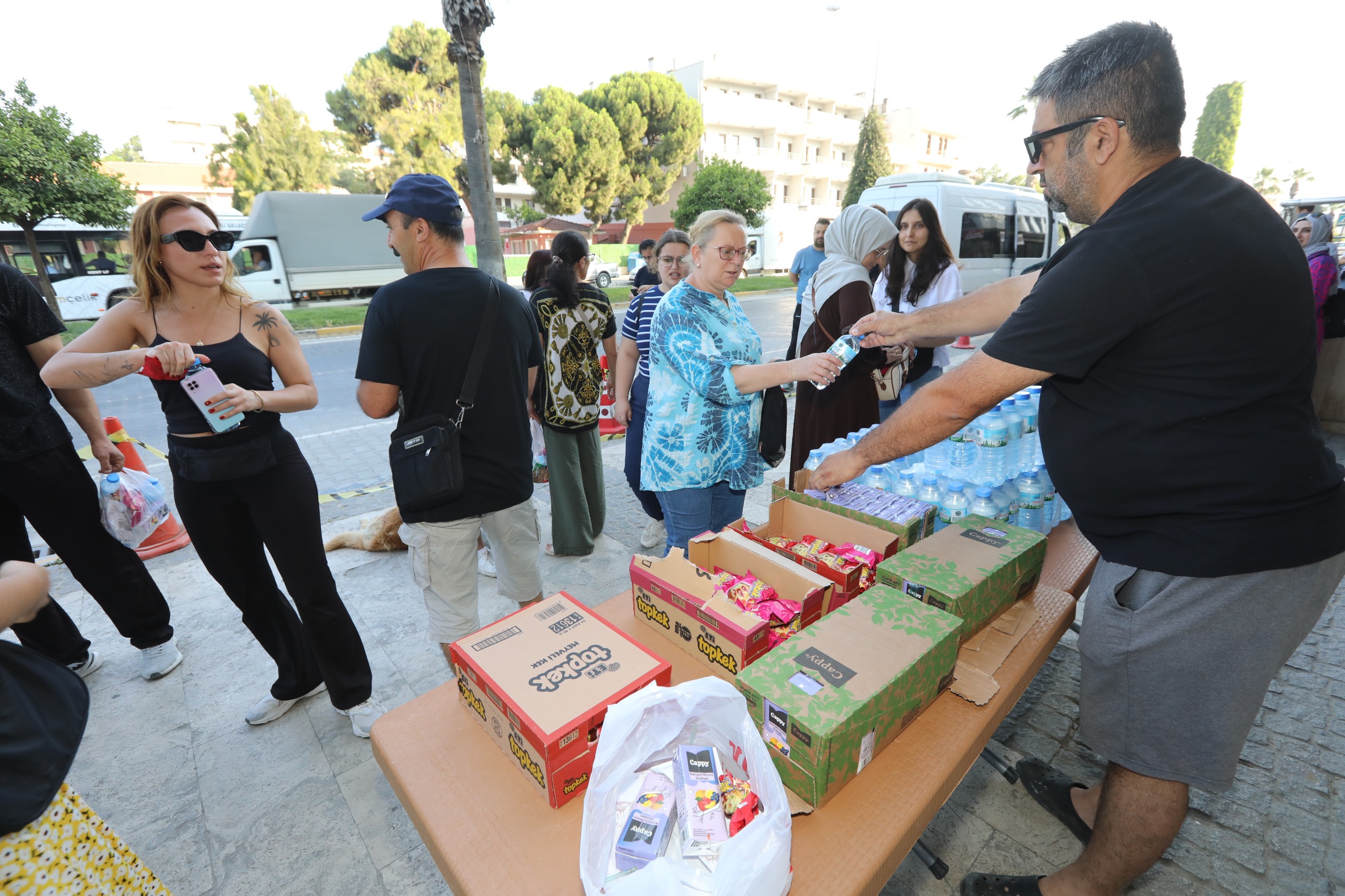 Efes Selçuk Beledi̇yesi̇'nden Sinav Günü Ulaşim Desteği̇ (1)