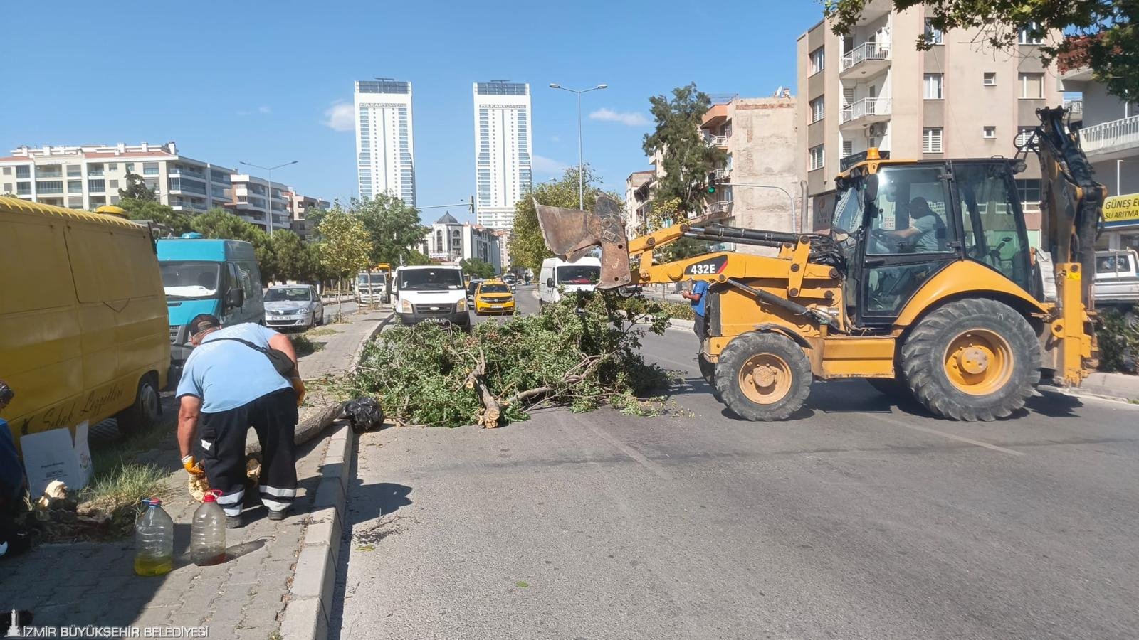 Izmirde Yangin Ve Firtinaya Karsi Teyakkuz 4