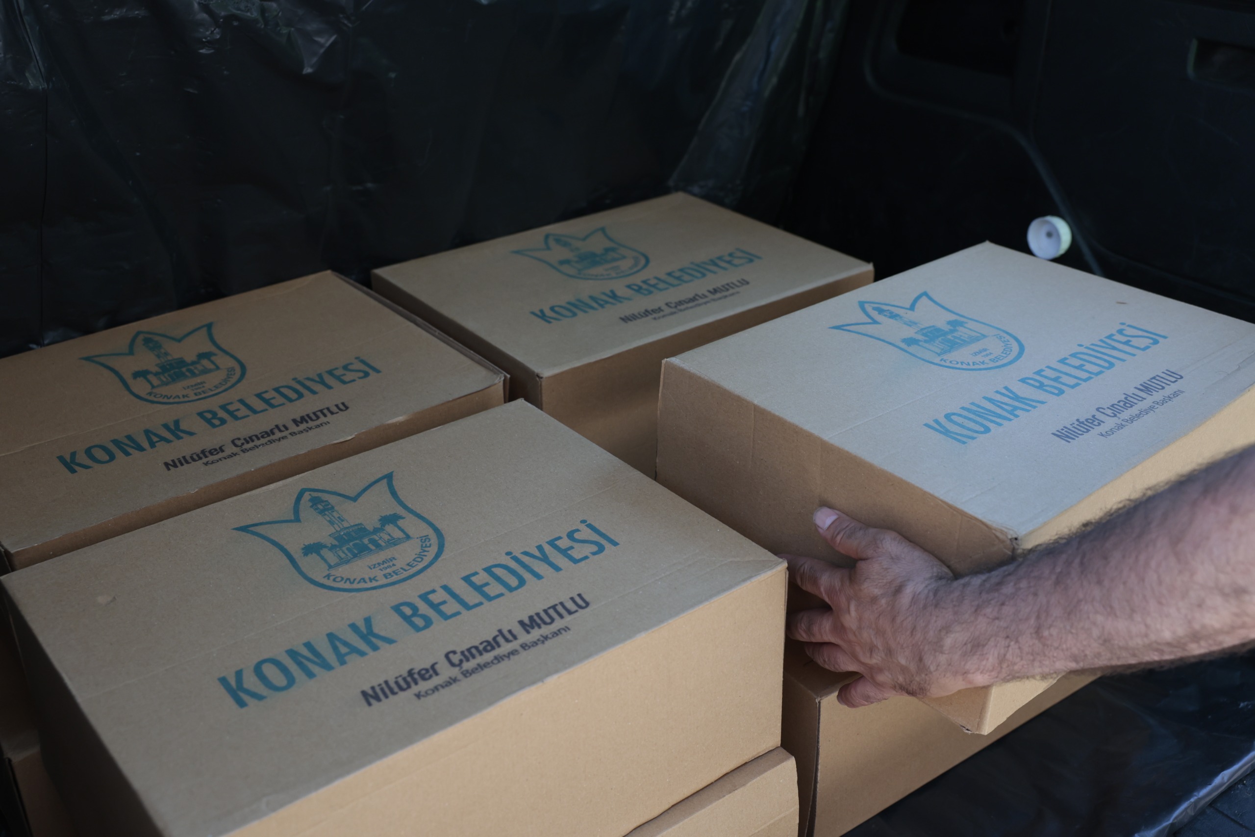 Konak’ta Kapı Kapı Dayanışma (3)