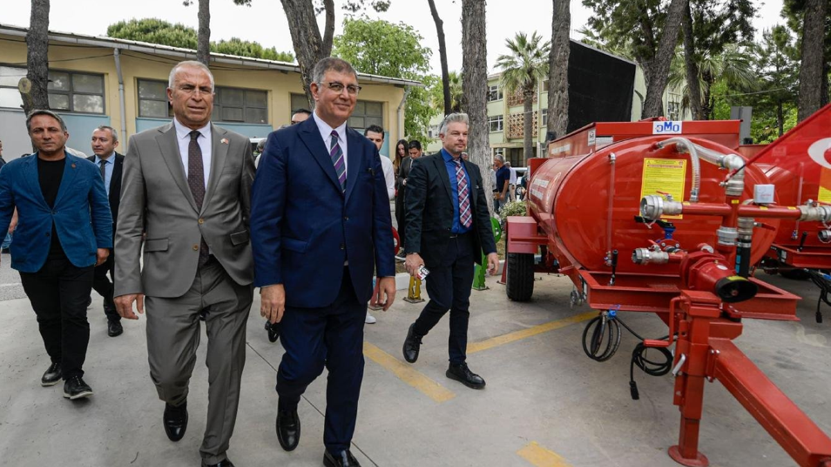 Alevler Icindeki Izmire Bakanliktan Belediyeye Ucak Reddi 2