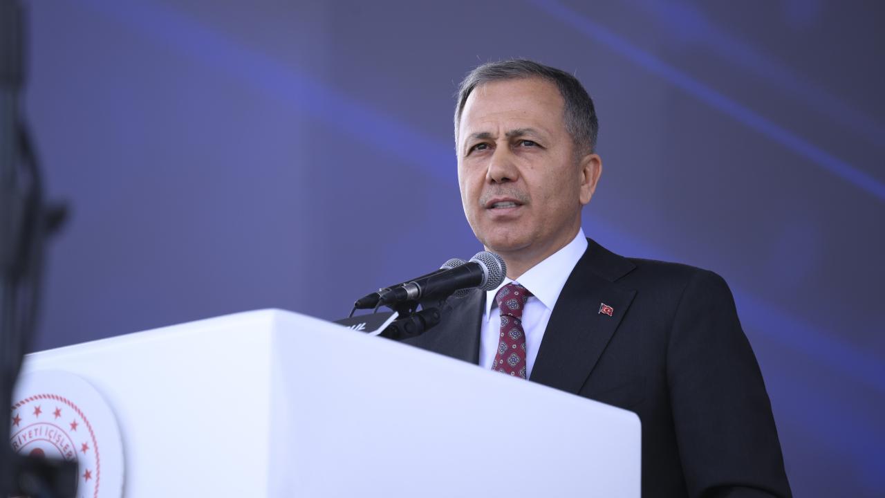 Bakan Yerlikaya Izmirdeki Yanginlarin Bilancosunu Acikladi 110 Konut Hasarli 2