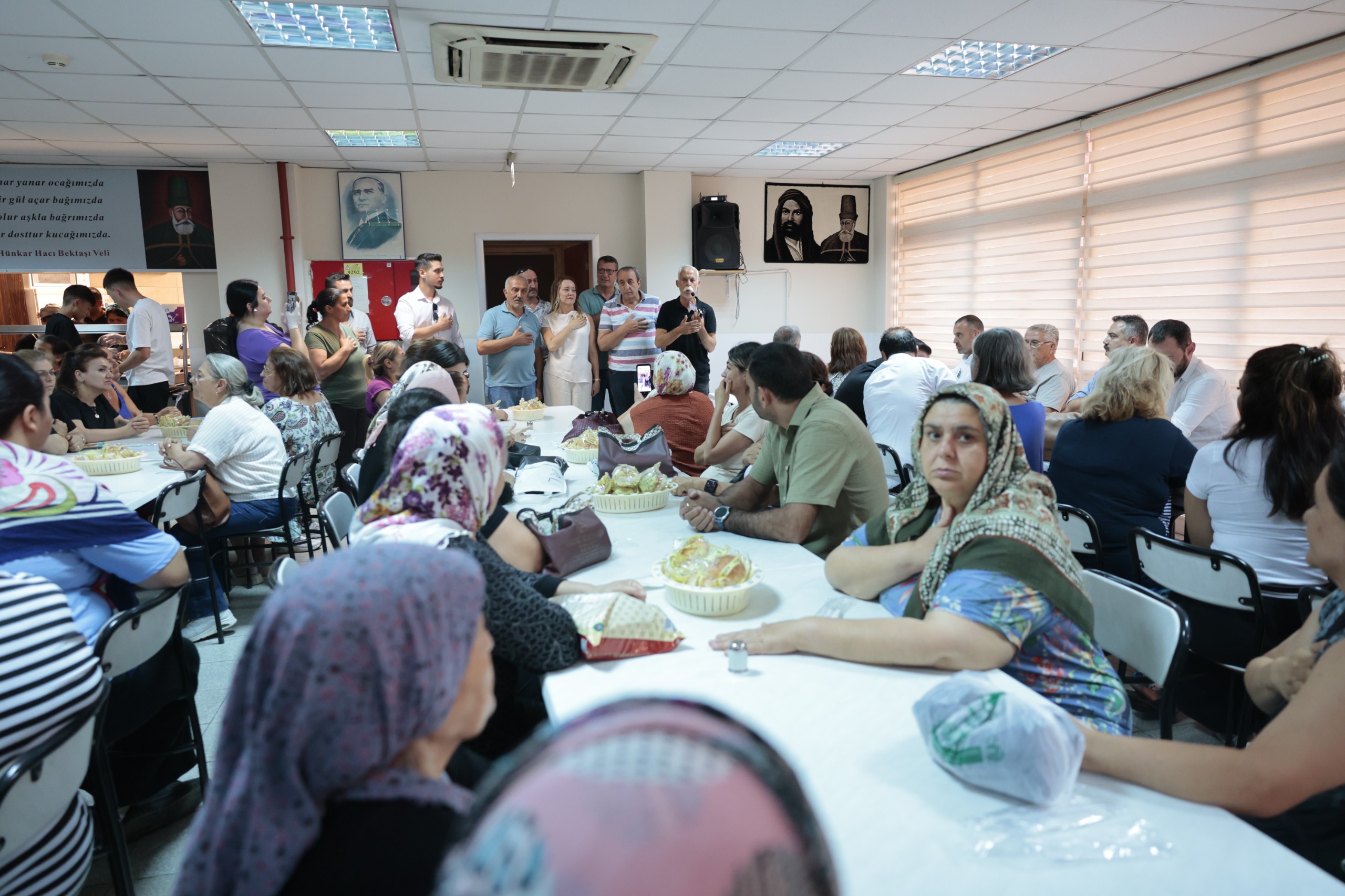 Baskan Mutlu Birlik Sofrasinda Canlarla Bir Araya Geldi 2