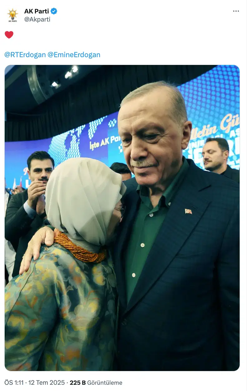 Emine Erdogan Agladi Erdogan Sarildi 1
