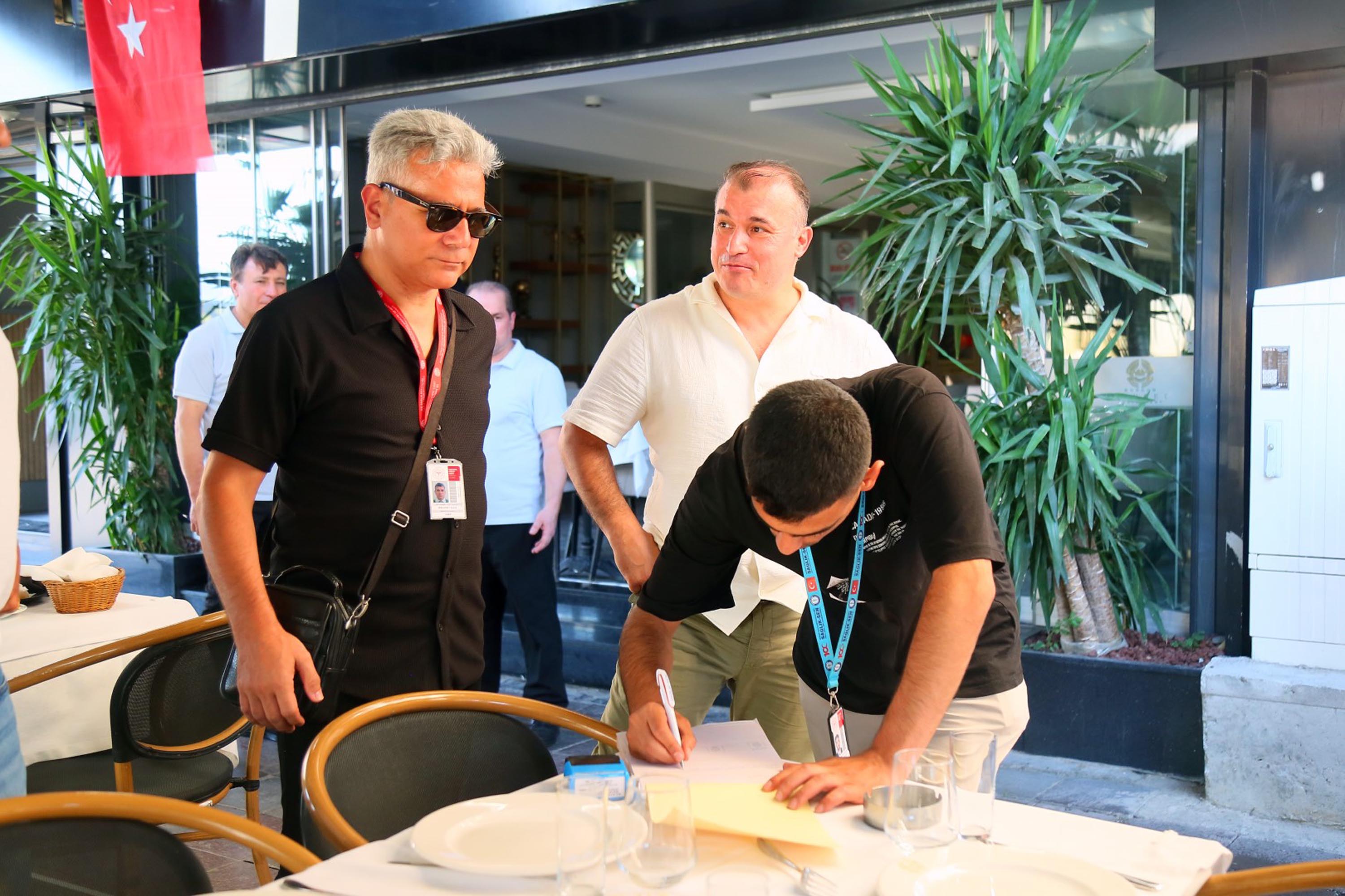 I Z M I R D E S I G A R A D E N E T I M I 826947 245025