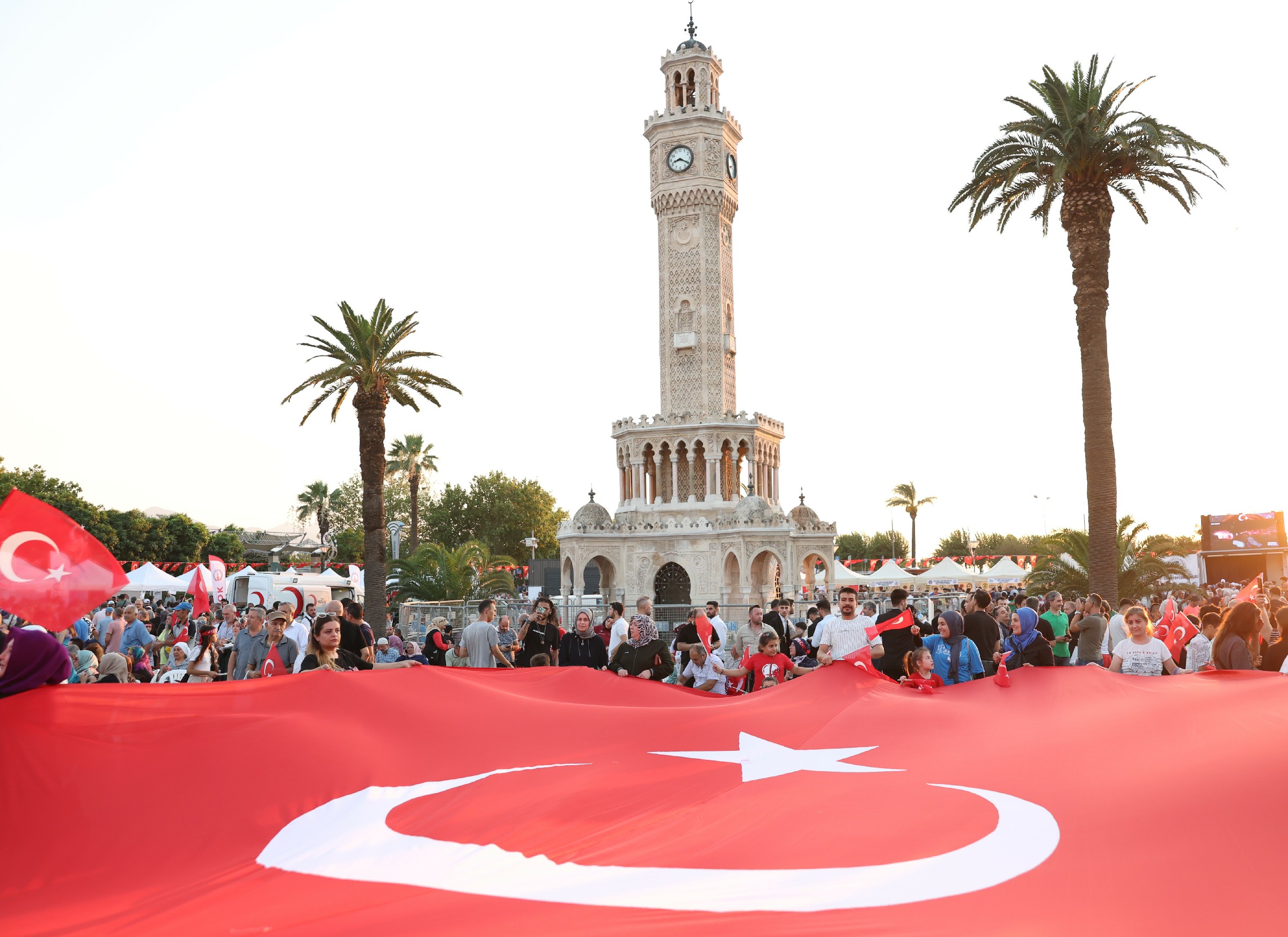 Izmir 15 Temmuza Hazir Iste Saat Saat Program 2
