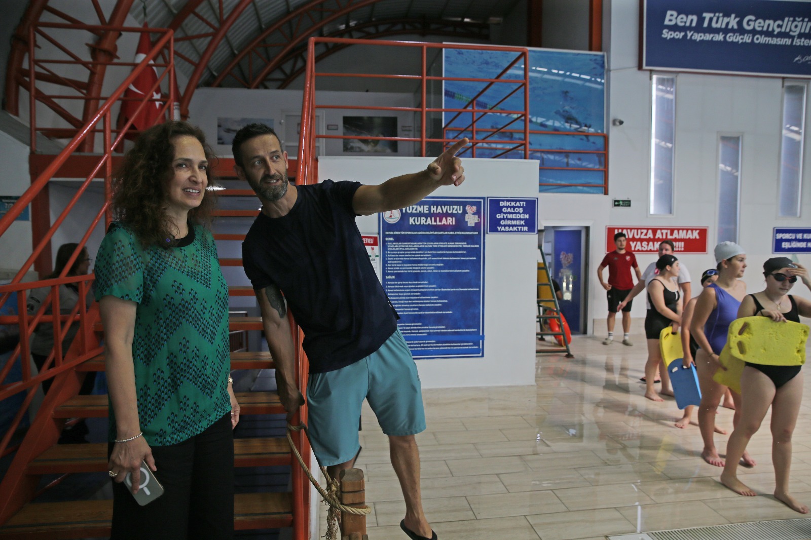 Karsiyaka Belediyesi Yuzme Havuzuna Modern Dokunus 2