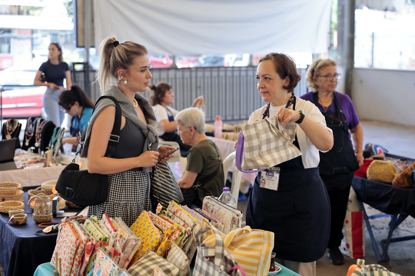 Konakin El Emegi Pazari Hayatlara Dokunuyor 4