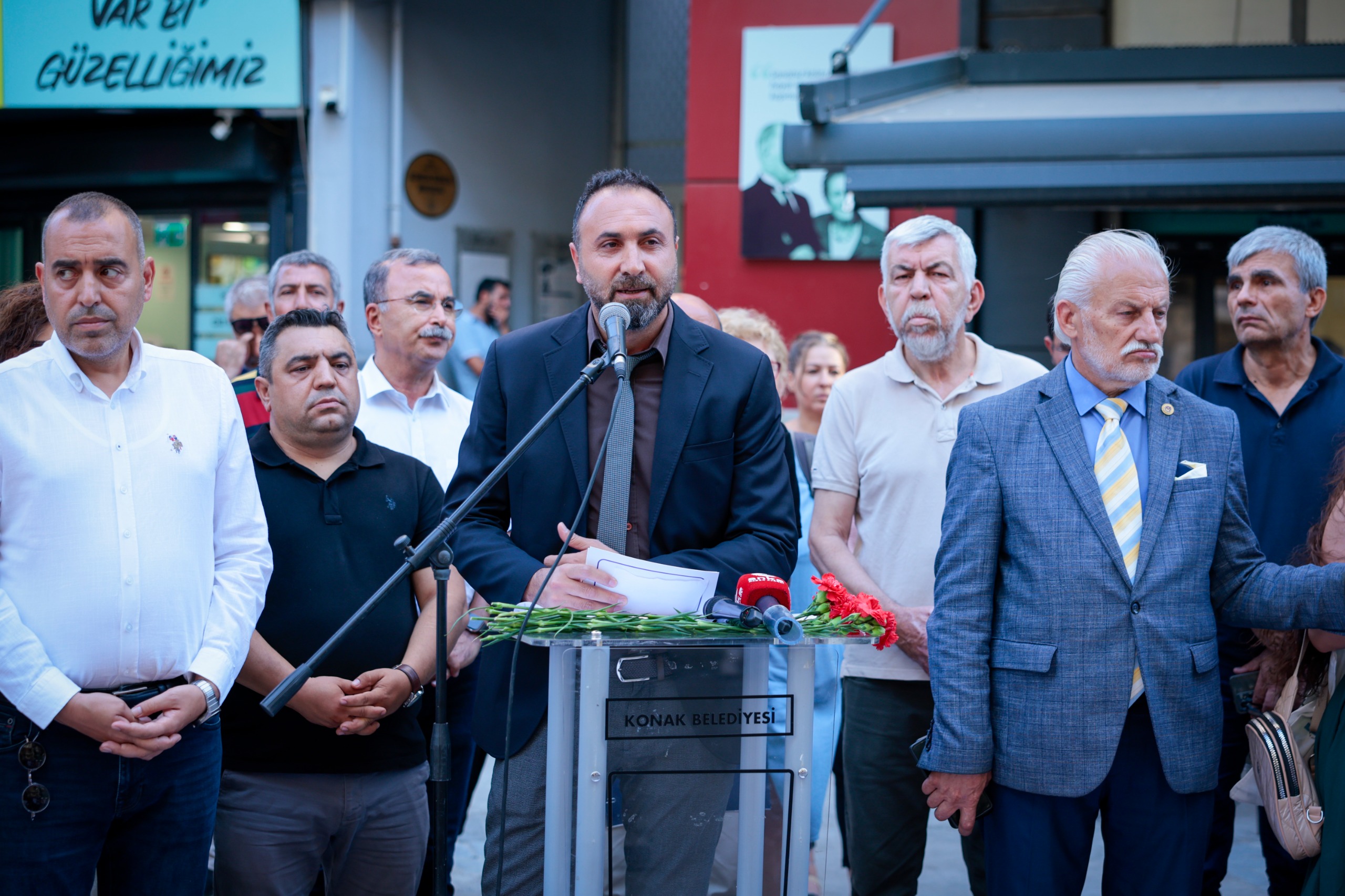 Konakta Srebrenitsa Yasi Unutmadik Unutmayacagiz 3