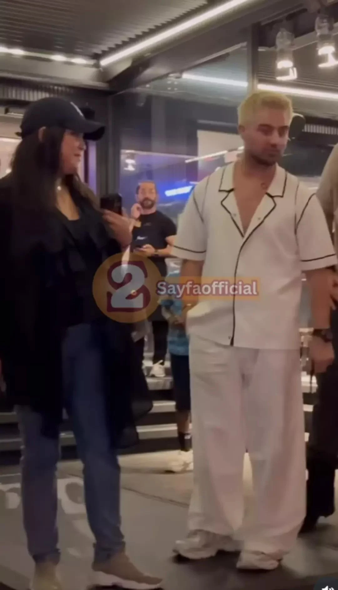 Unlu Oyuncu Mustehcen Partiler Veren Fergio Bey Ile Goruntulendi 1-1