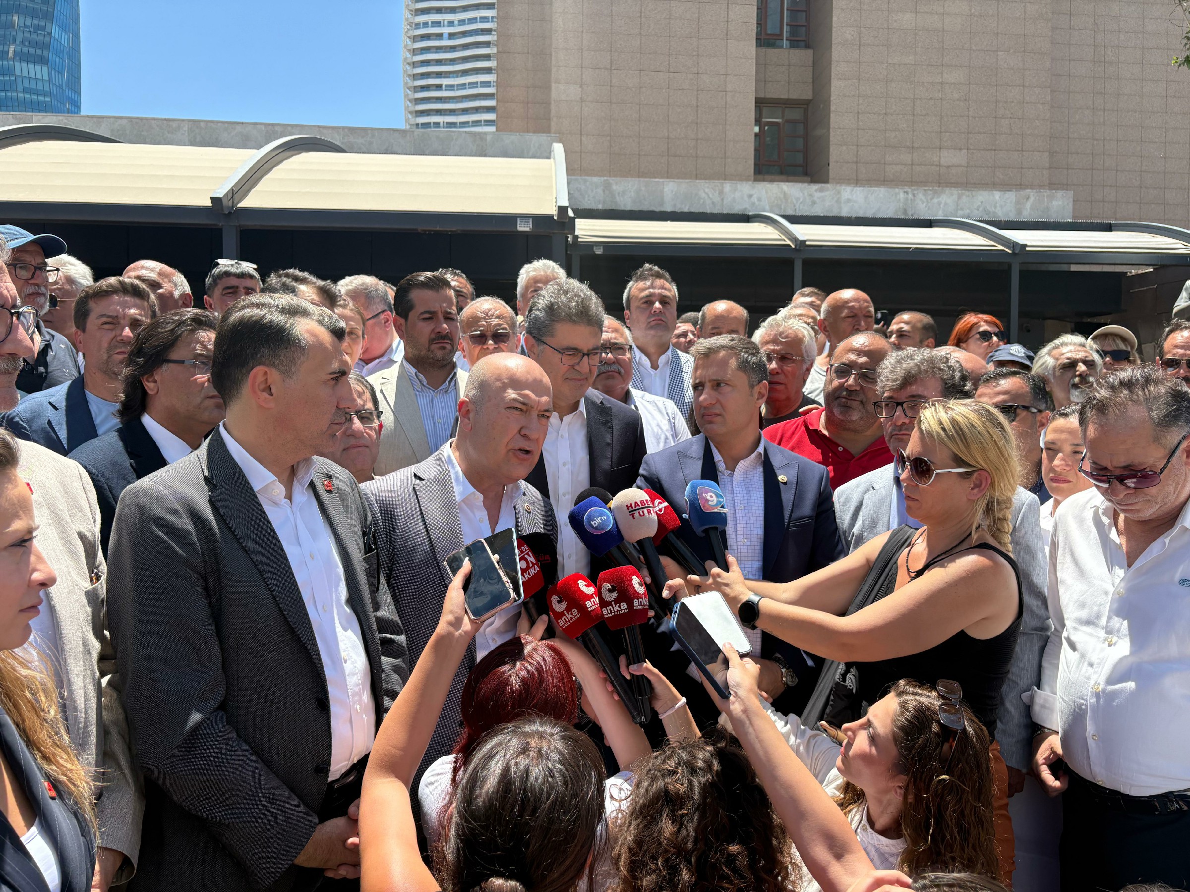 Yucel Ve Bakandan Tutuklama Istemine Sert Tepki Izmir Pratiginde Yok 2