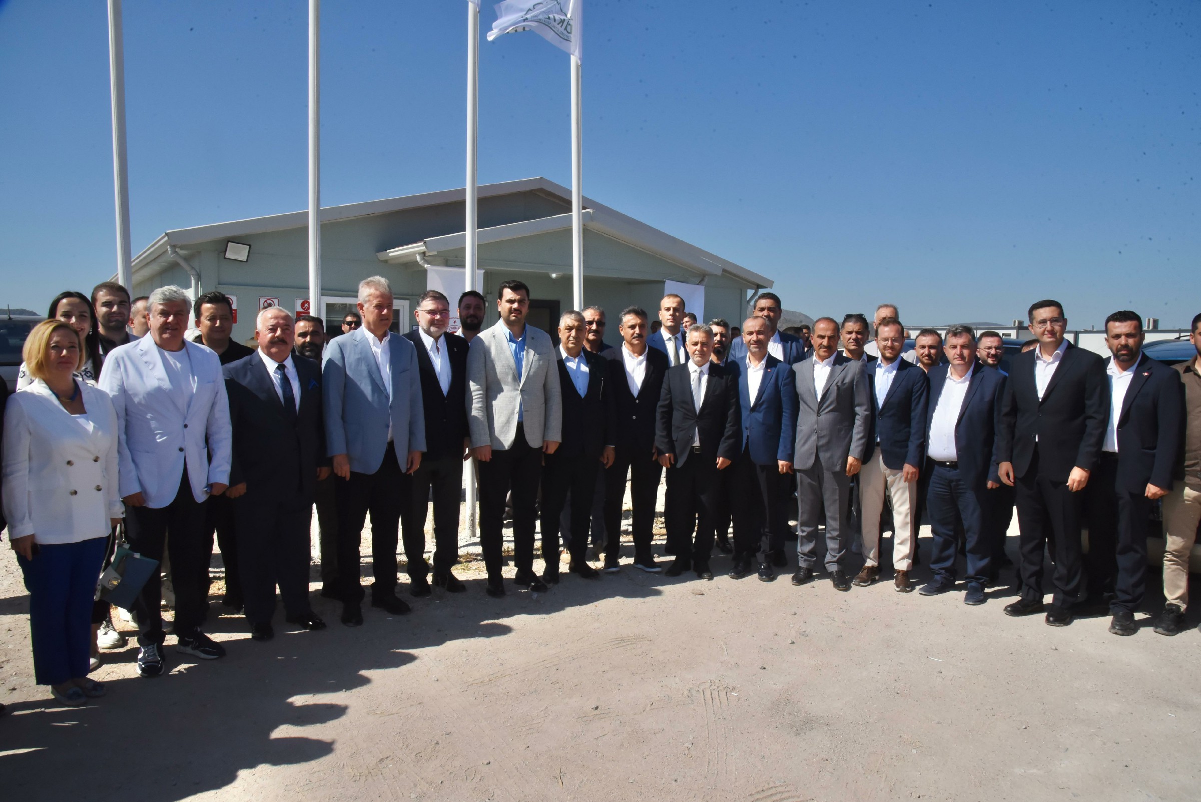 Dikili'nin jeotermal su kuyusu açıldı