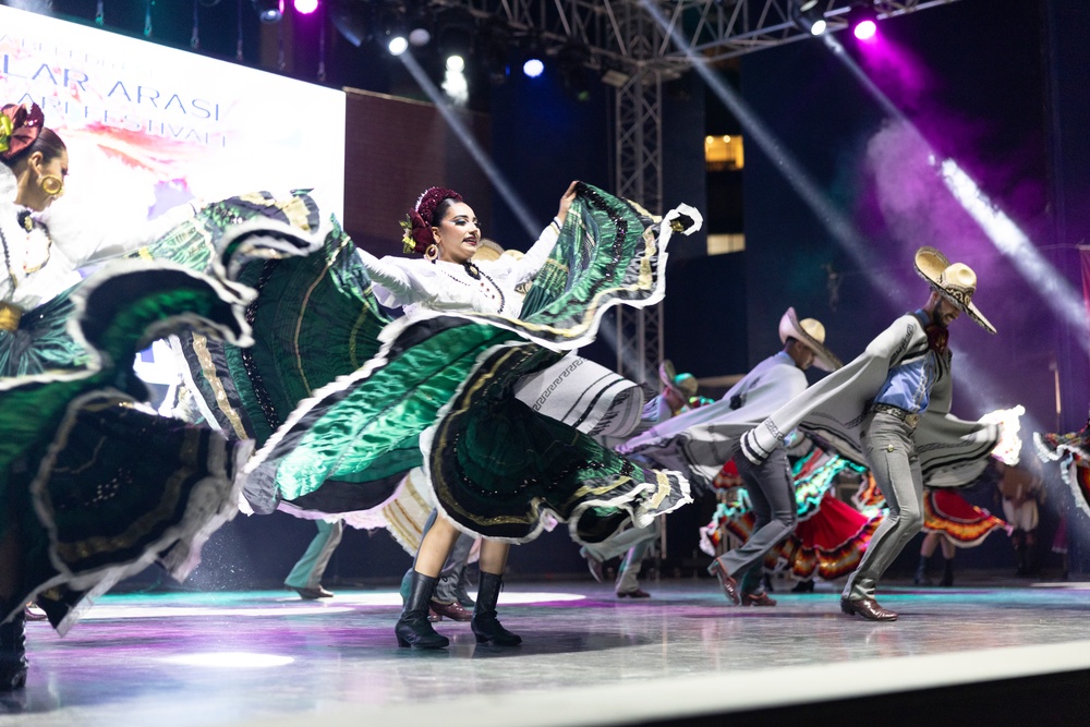 Balcovada Zafer Bayrami Coskusu Final Gosterileri Nefes Kesti 2