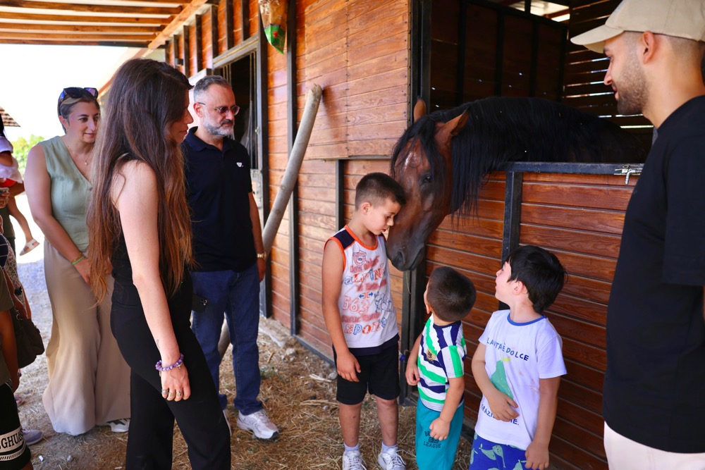 Başkan Denizli Özel Gereksinimli Çocuklarla At Çiftliği Gezisinde Buluştu6