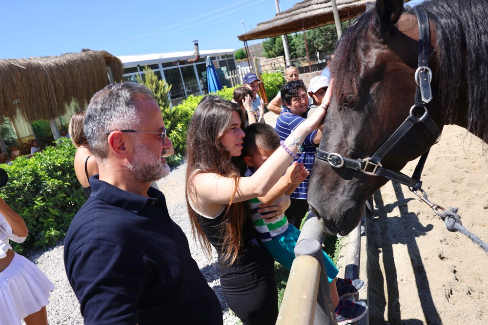 Başkan Denizli Özel Gereksinimli Çocuklarla At Çiftliği Gezisinde Buluştu8