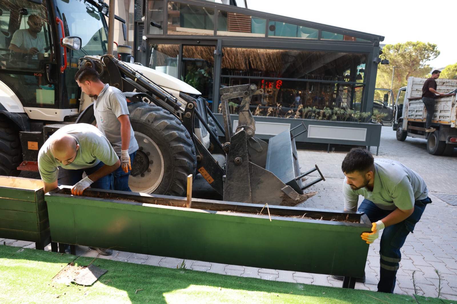 Bayraklida Kaldirim Isgallerine Gecit Yok 2