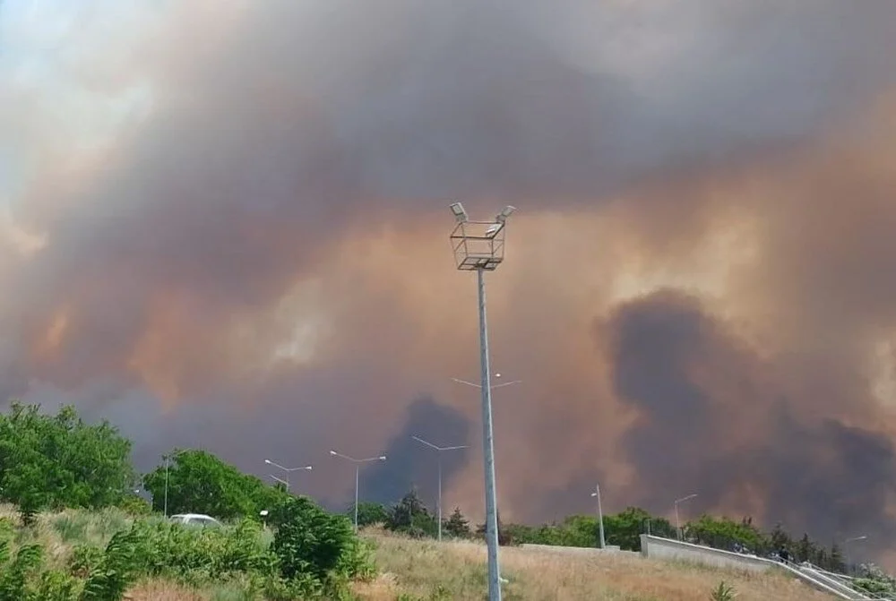 Canakkale Yaniyor Universite Bosaltildi Itfaiyeciler Son Anda Kurtuldu 2